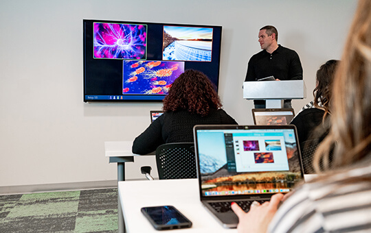 screen mirroring classroom