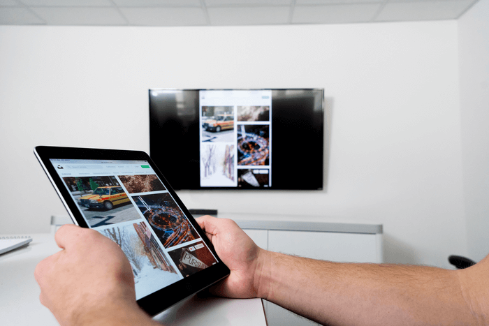 Top 4 Screen Mirroring Devices for Meeting Spaces in 2022